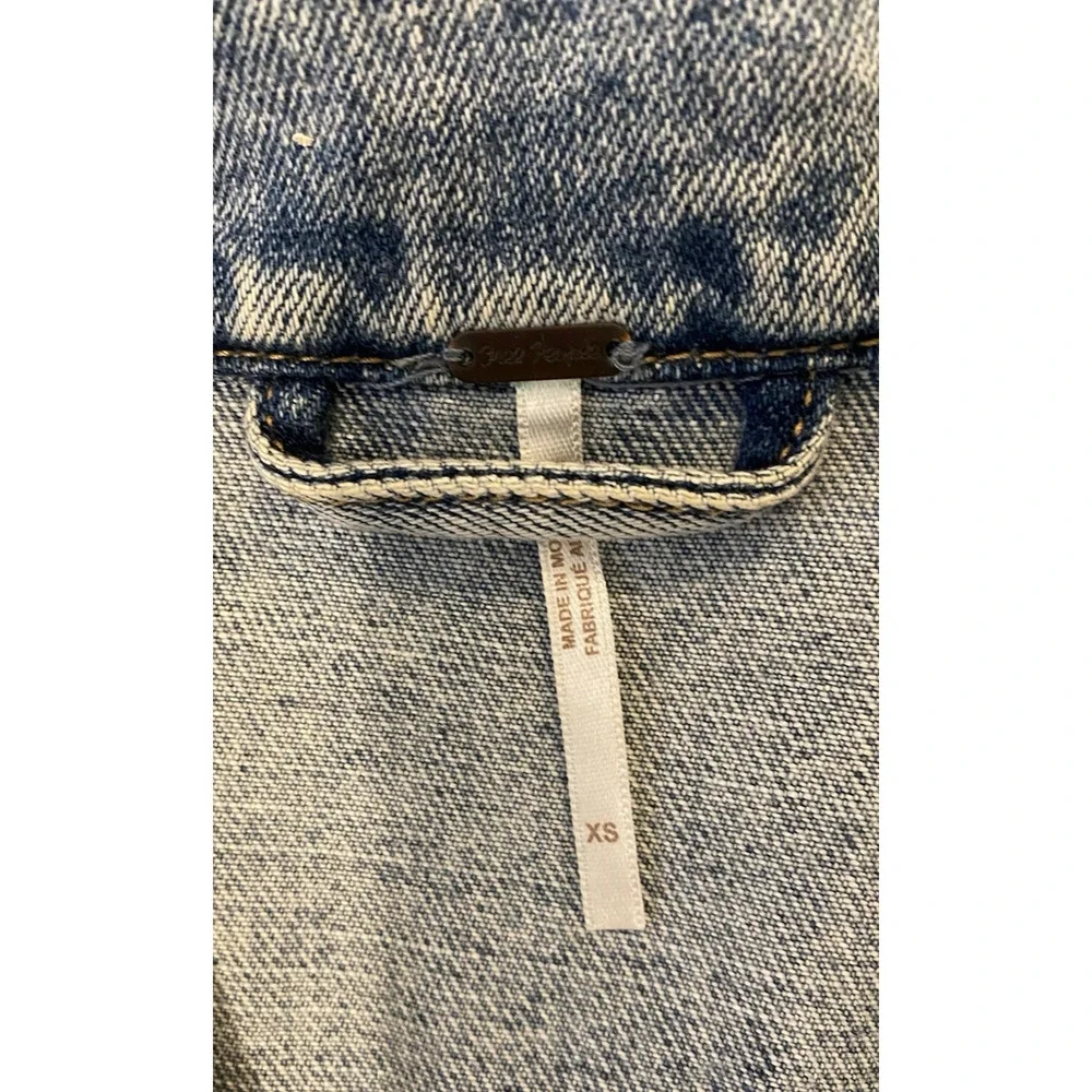 Free People Rumors Denim‎ Jacket Womens XS Light Indigo Boho Preppy Streetwear